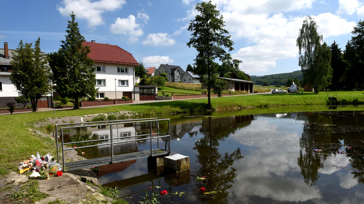 Neukirchen Drei Kinder ertrinken im Dorfteich wer trägt die Schuld