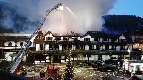 Das Restaurant "Schwarzwaldstube" steht in Flammen