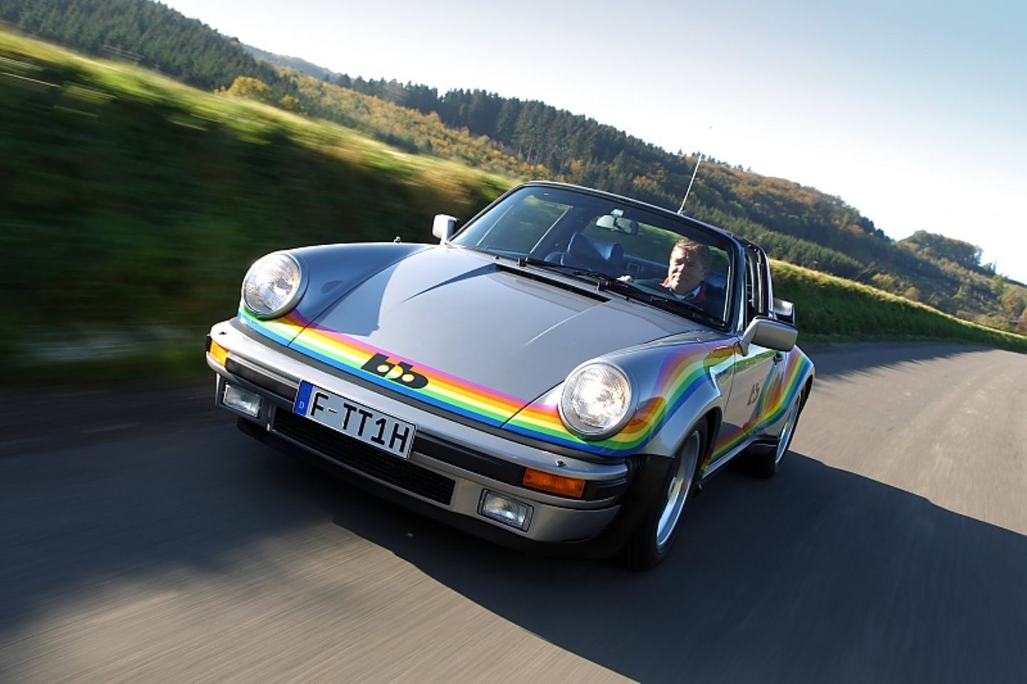 Der Regenbogen Porsche spielte auch im Film Car Napping eine Hauptrolle