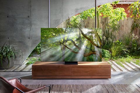 Fast nur Bildschirm: Mit einem beinahe rahmenlosen Fernseher will Samsung in diesem Jahr die Kunden begeistern.