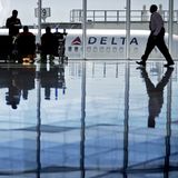 Passagiere im terimnal des Hartsfield–Jackson Atlanta International Airport