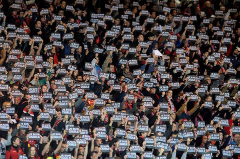 Anschlag auf "Charlie Hebdo": Französische Fußball-Fans bekunden ihre Solidarität mit den Opfern