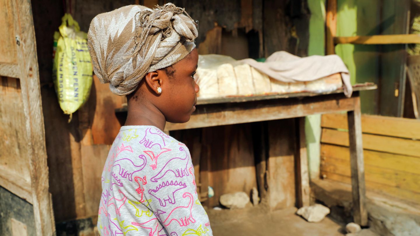 Ein funfjähriges nigerianisches Mädchen im Profil