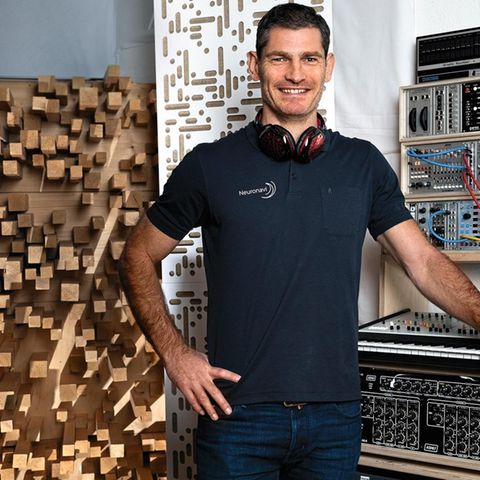 Henning Fritz, 45,  in einem Tonstudio  in Heidelberg, wo  er Musik zur Regeneration produziert