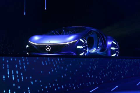01.2020, USA, Las Vegas: Ola Källenius, Vorstandsvorsitzender Auf der Technik-Messe CES rollt Konzeptfahrzeug Vision AVTR auf die Bühne.