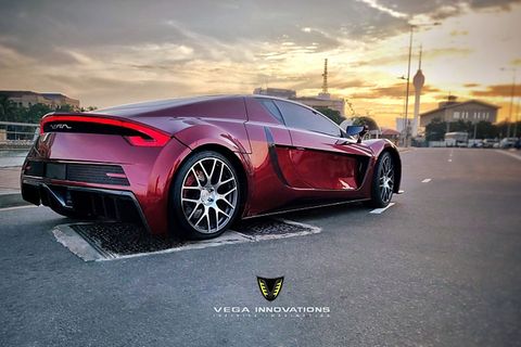 Der Vega EVX hat 591 kW / 804 PS, ein maximales Drehmoment von 760 Newtonmetern und eine Beschleunigung von null auf 100 km/h in