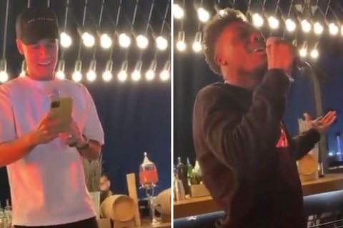 Die Bayern-Stars geben im Trainingslager ihr Gesangstalent zum Besten.