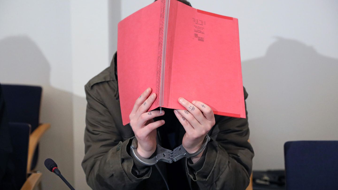 Der angeklagte Stiefvater im Mordprozess um den Tod der sechsjährigen Leonie