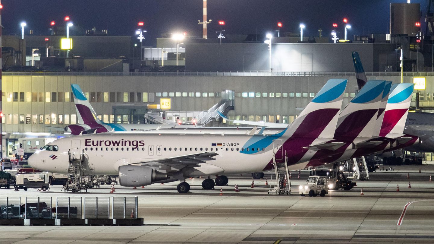Jets von Eurowings in Düsseldorf