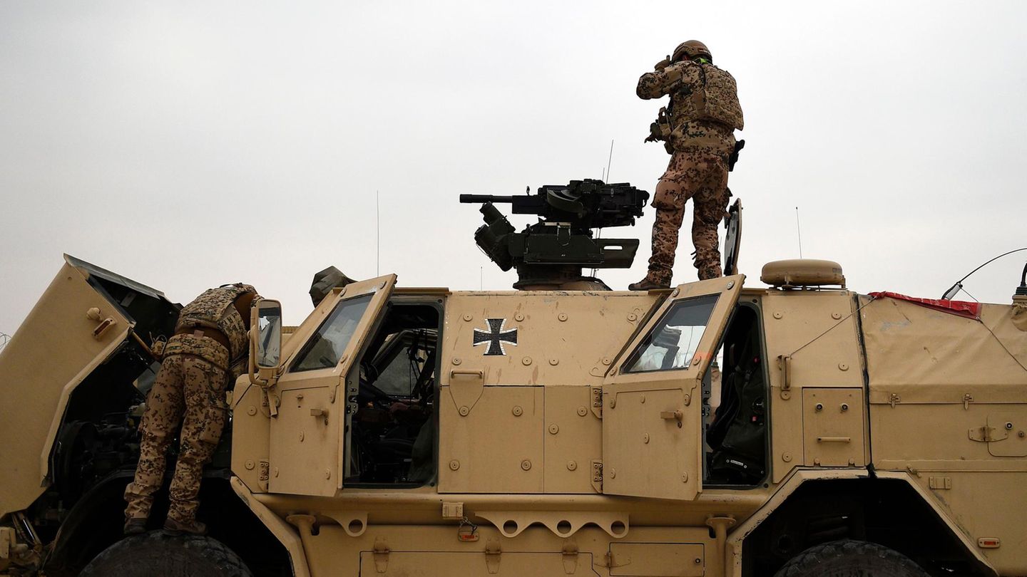 Deutsche Soldaten am Nato-Militärstützpunkt in Camp Marmal (Afghanistan)