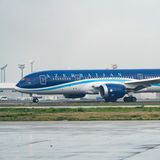 Eine Boeing 787 von Azerbaijan Airlines