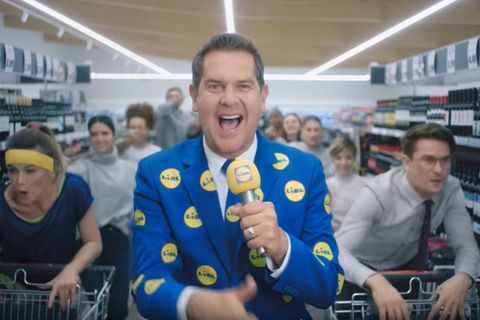 Peter Wackel im "Scheiß drauf"-Spot von Lidl