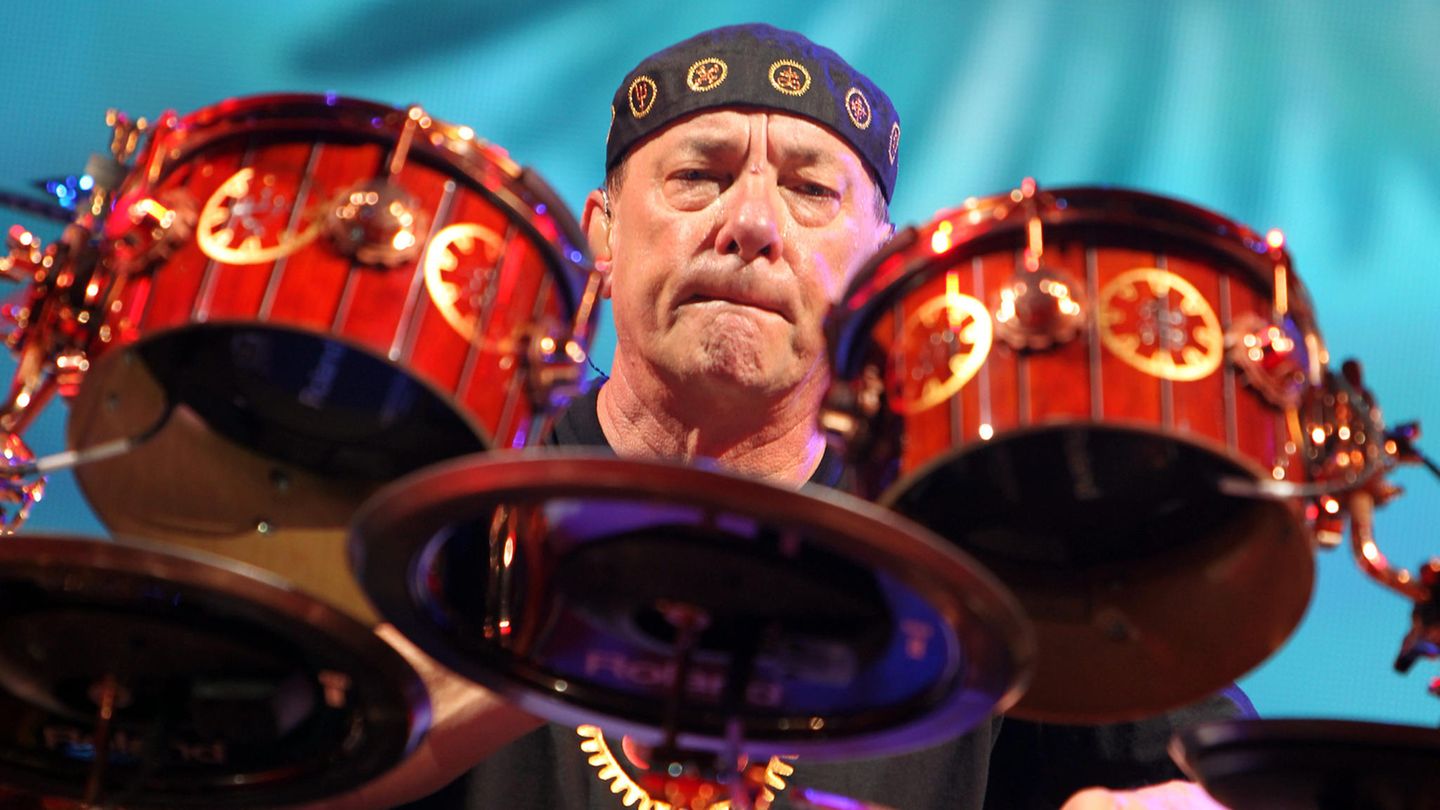 Schlagzeuger Neil Peart von der kanadischen Rock-Band Rush