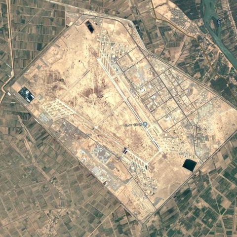 Der Luftwaffenstützpunkt bei Balad im Irak aus der Luft aufgenommen