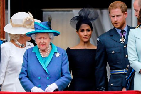Queen Elizabeth II., Herzogin Meghan und Prinz Harry (v. l.)