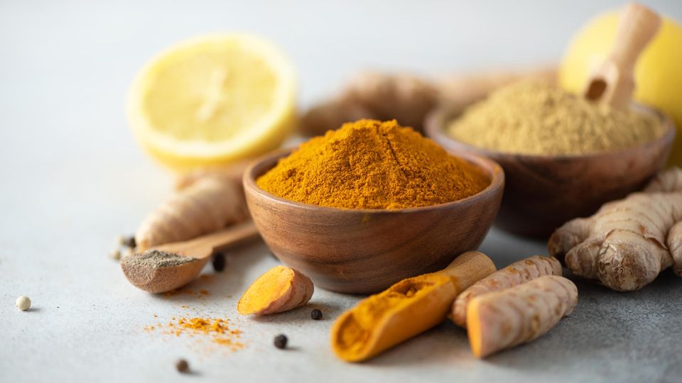 Zutaten für heißes Ayurveda-Getränk