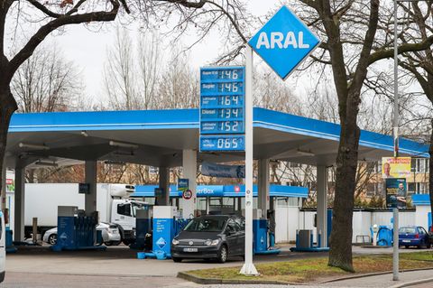 Das gab es noch nie: Aral ruft gleiche Preise für Super und E10 auf.