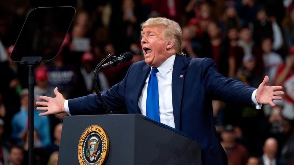 Donald Trump sprach bei einem Wahlkampfauftritt in Milwaukee, Wisconsin, vor Hunderten Anhängern