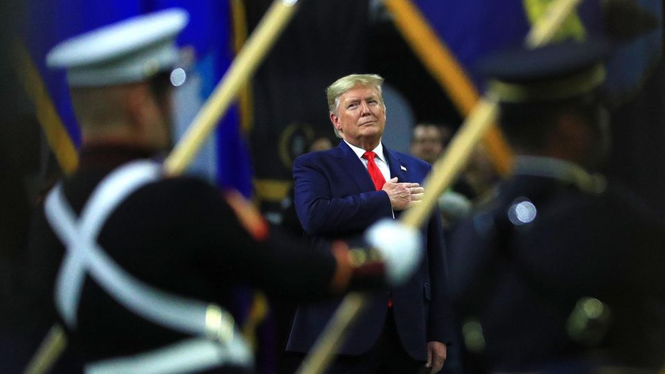 Donald Trump beim Football
