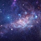 "Wie hoch ist die Wahrscheinlichkeit, dass die Menschheit auf außerirdisches Leben stößt?"  Klingt erstmal rein philosophisch, läuft aber auf eine mathematische Betrachtung hinaus. Verschiedene Astrophysiker haben schon versucht, die Wahrscheinlichkeit außerirdischen Lebens in und außerhalb er Milchstraße abzuschätzen. Wer schon mal von der Drake-Gleichung gehört hat, ist hier klar im Vorteil. (gefragt von: AppNexus)