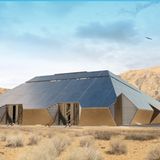 Nach außen zeigt das Haus keine rechten Winkel.