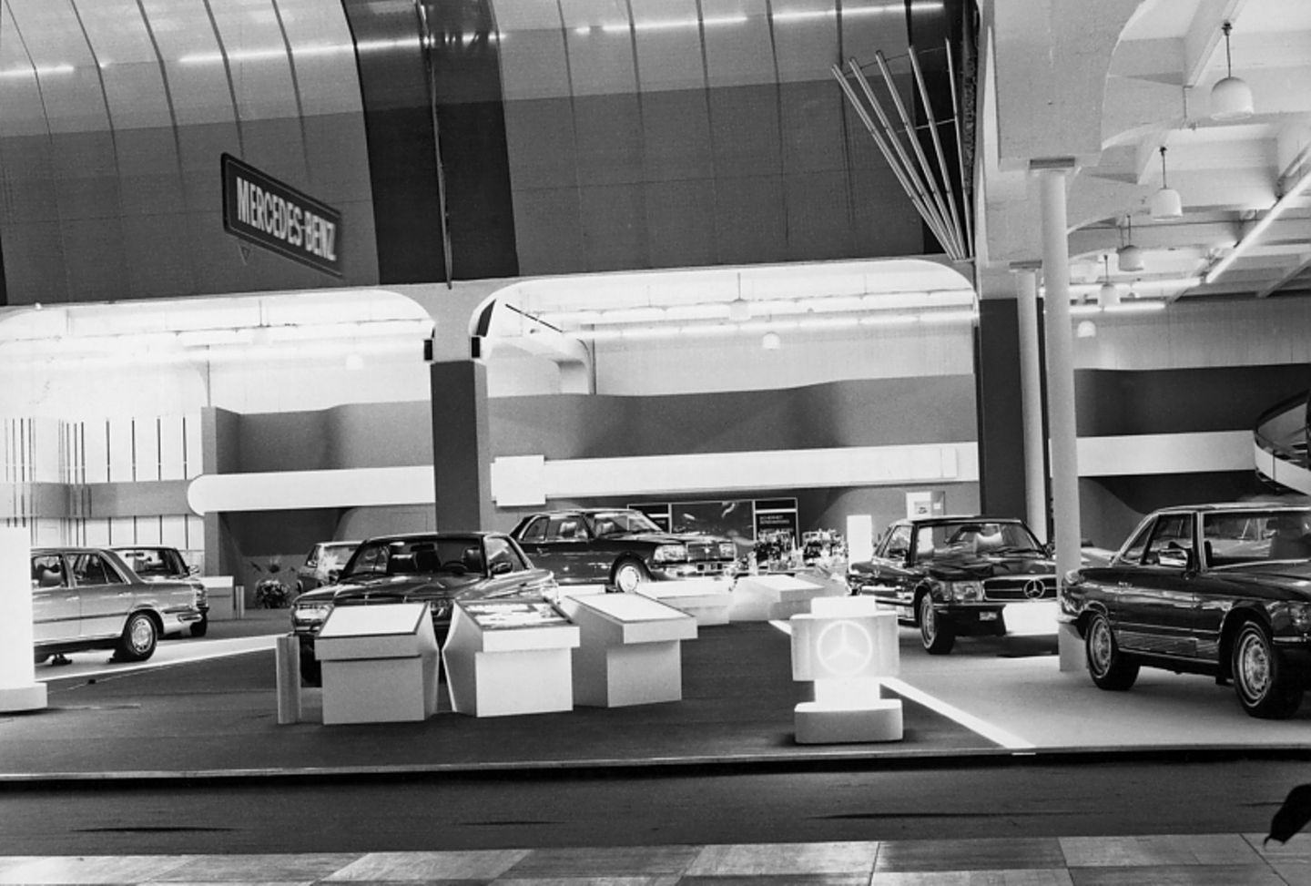 Weltpremiere Mercedes C 123 auf dem Genfer Salon 1977
