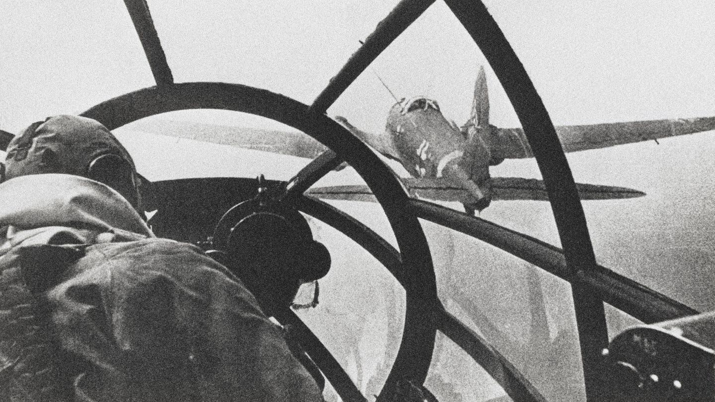 Hitlers Bomber: Die Piloten und der Bordschütze der Heinkel He-111S waren in der ungeschützten Frontkanzel untergebracht.