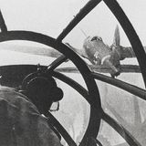 Hitlers Bomber: Die Piloten und der Bordschütze der Heinkel He-111S waren in der ungeschützten Frontkanzel untergebracht.