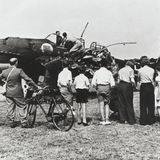 Eine Junkers Ju-87B Stuka wurde beim Angriff auf einen Flugplatz abgeschossen.