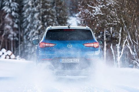 Der elektrische Allradantrieb sorgt für Traktion