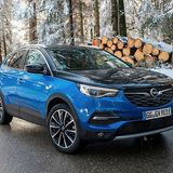 Der Opel Grandland X Hybrid4 kostet in der Top-Ausstattung "Ultimate" 53.830 Euro