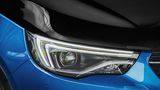 Der Opel Grandland X Hybrid4 bietet auch LED-Licht