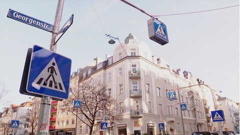 Zebrastreifen-Wahnsinn in München: An dieser Kreuzung stehen 32 Schilder