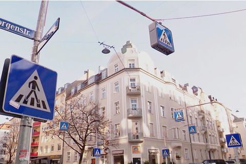 Zebrastreifen-Wahnsinn in München: An dieser Kreuzung stehen 32 Schilder