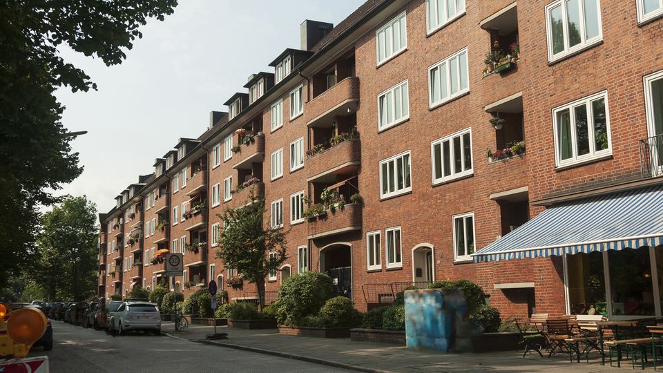 Wohnen in Hamburg ist teuer. Allerdings: Zwischen 2014 und 2018 stiegen die Löhne hier stärker als die Mieten, rechnet das Institut der deutschen Wirtschaft vor