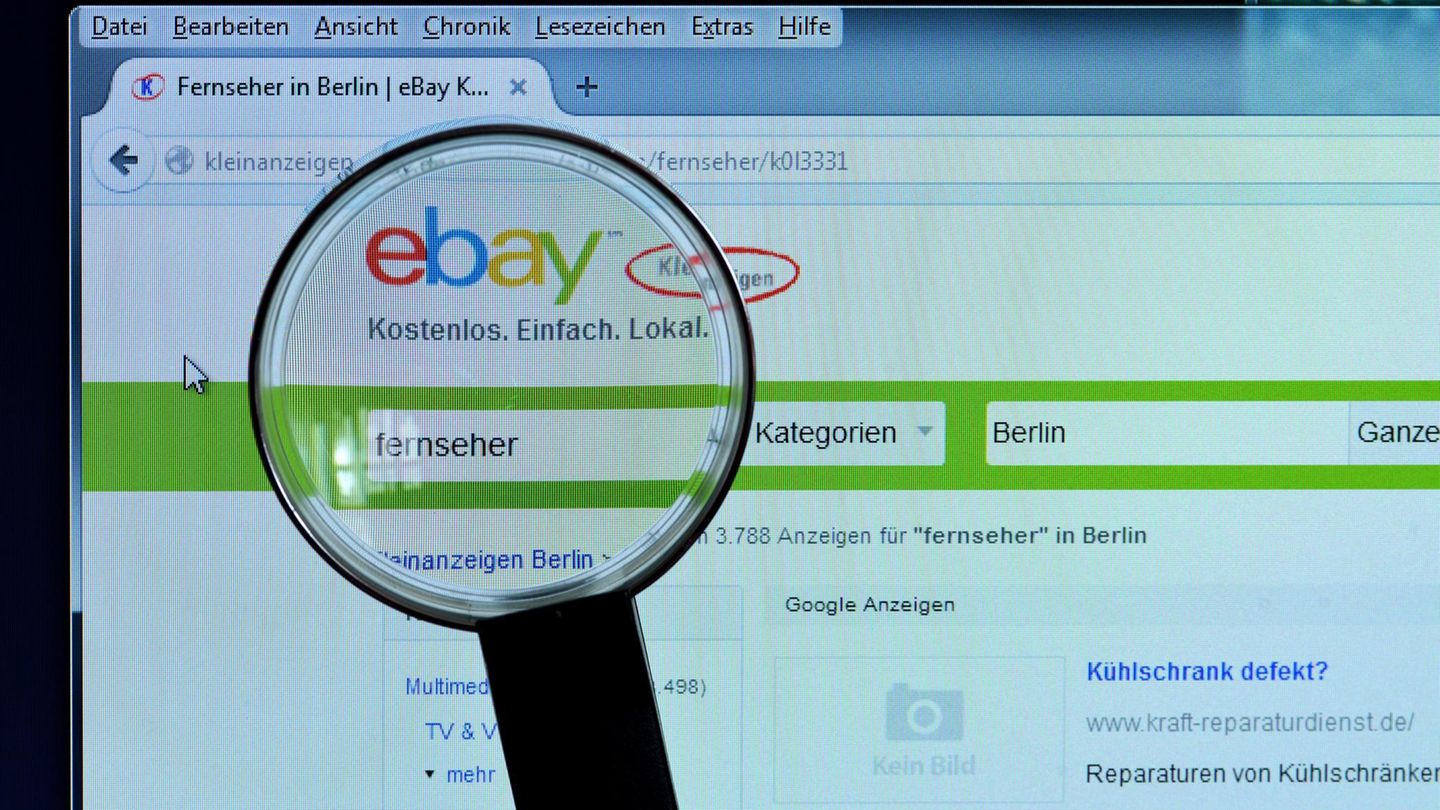 Lupe zeigt auf Ebay-Webseite