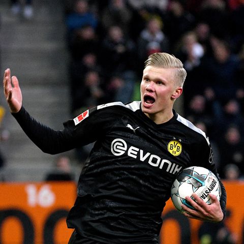 Der neue Shootingstar des BVB Erling Haaland führte gegen Augsburg eine Tradition fort