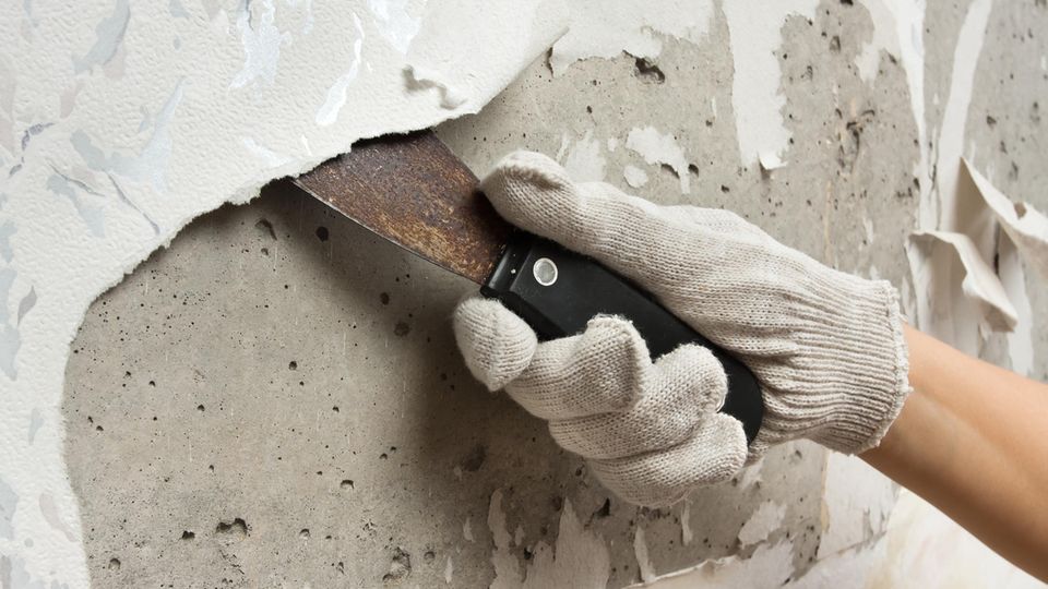 Hilfsmittel und Tipps zum erfolgreichen Tapeten entfernen