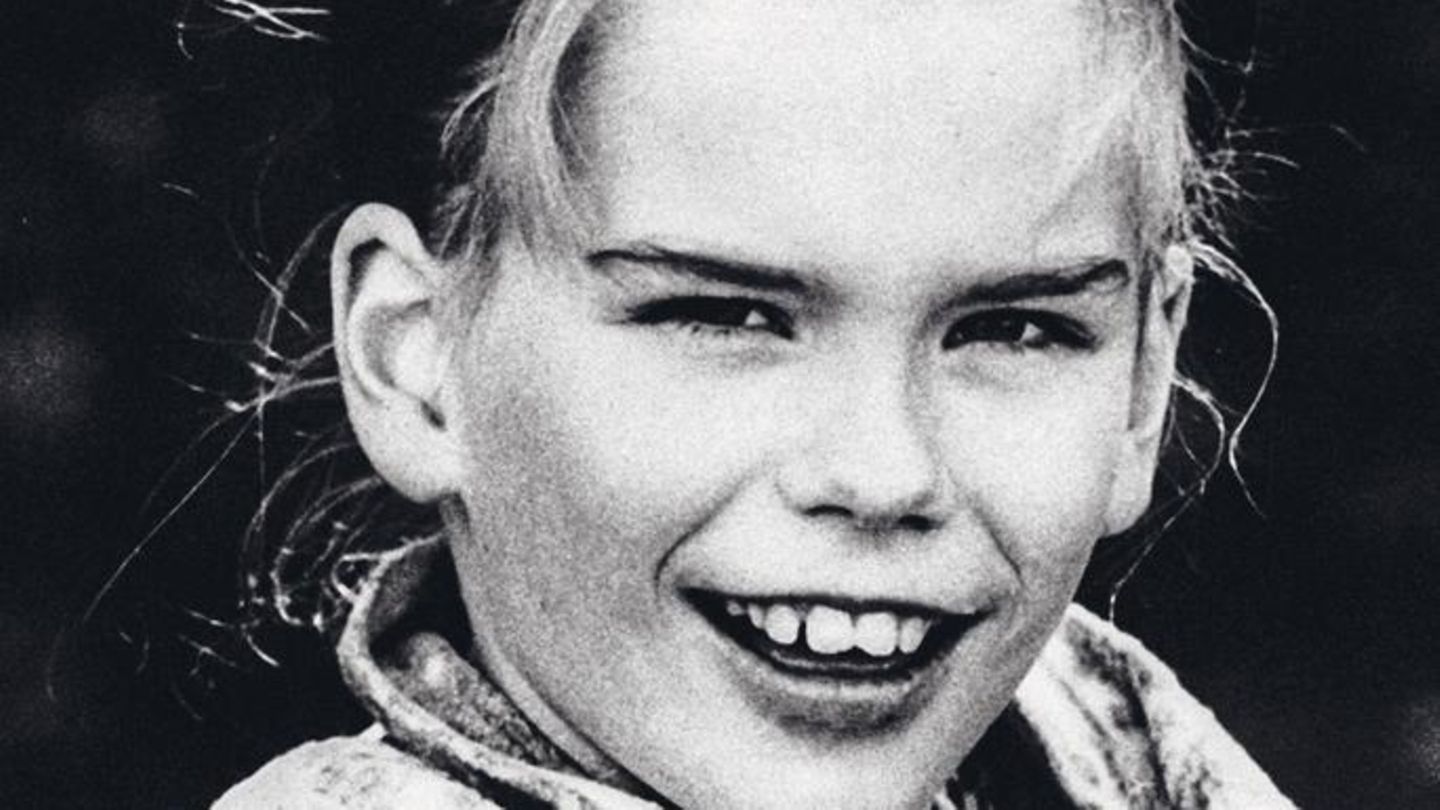 Das undatierte Archivbild zeigt Claudia R. die seit 11.05.1996 vermi§t wurde. Am Abend des 13.05.1996 wurde ihre Leiche am Rande eines Getreidefeldes bei Euskirchen gefunden. Das elfjŠhrige MŠdchen ist offenbar erwŸrgt ... Caludia R.