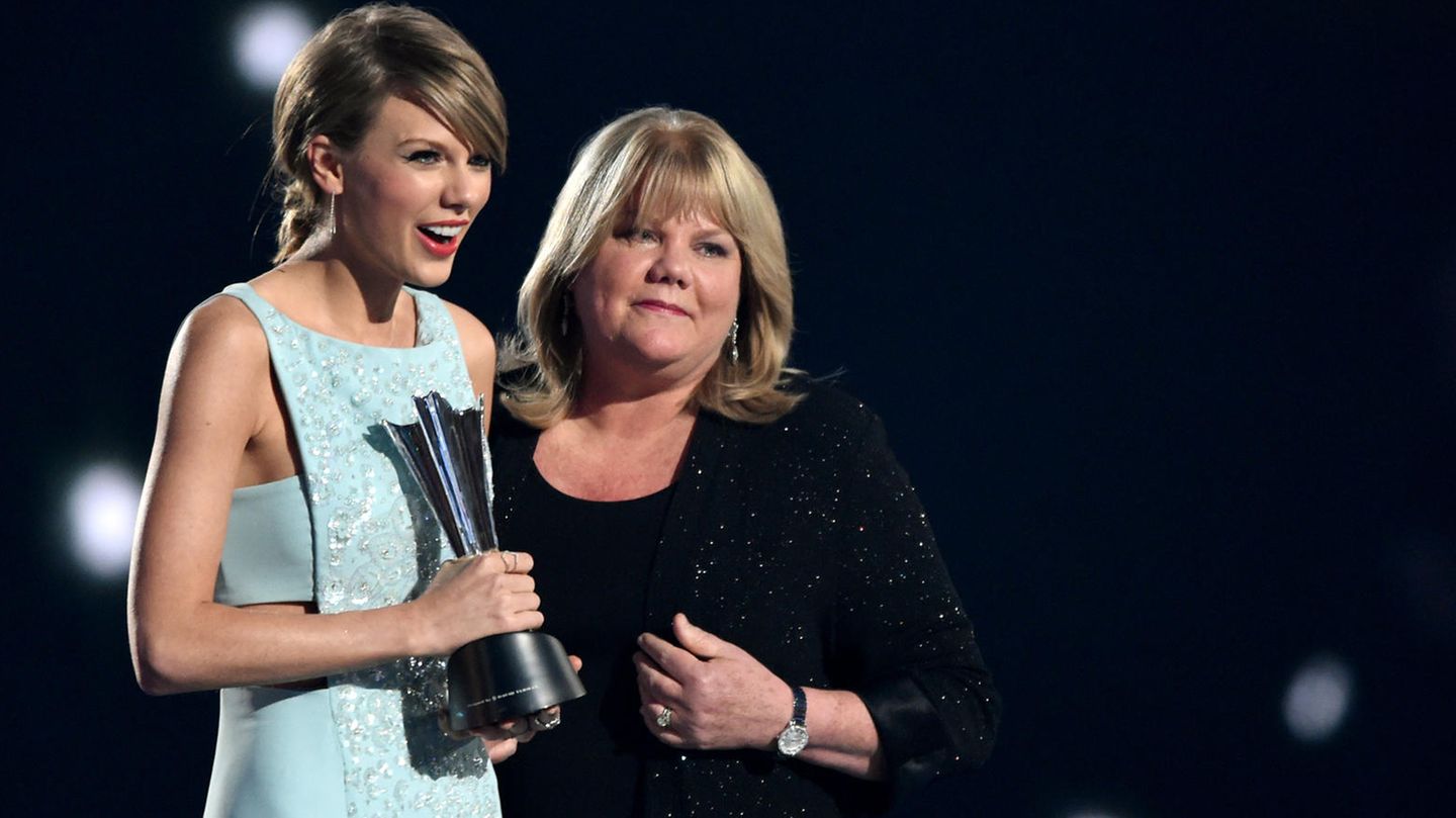 Taylor Swift und ihre Mutter Andrea