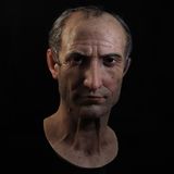 Caesar hatte keine starke Konstitution, aber den Willen, alle Unbillen des Krieges auf sich zu nehmen.