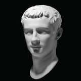 In Marmor wirkt der grausame Caligula überirdisch schön. Er neigte dazu, die Frauen von Vertrauten und hochgestellten Persönlichkeiten zu vergewaltigen. 