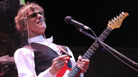 Luis Alberto Spinetta bei einem Konzert 2009