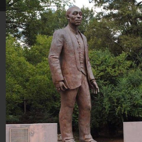 Tupac Shakur-Statue sorgt bei Fans für Unmut