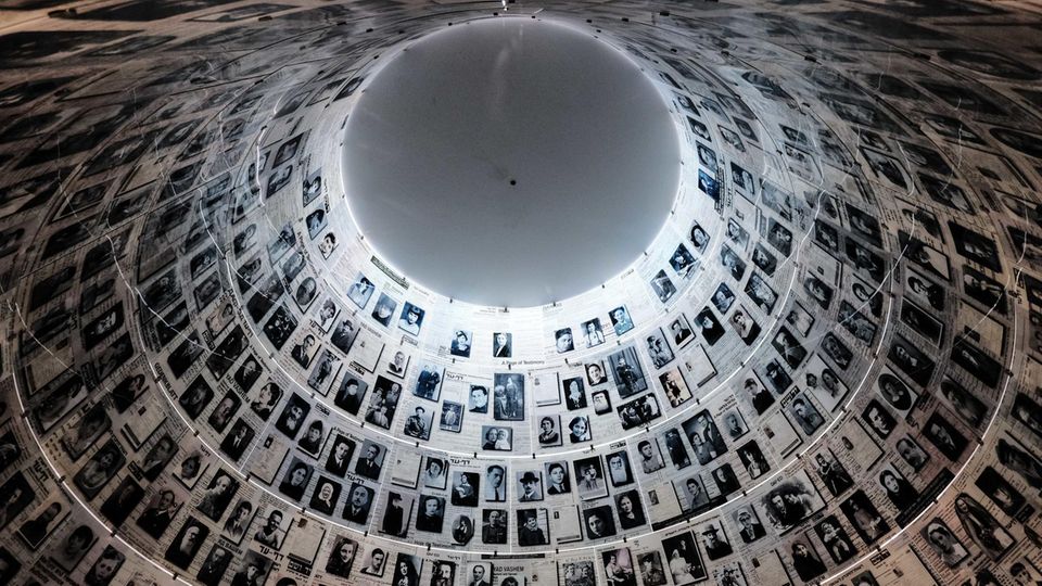 Yad Vashem - Blick in die Halle der Namen Yad Vashem - Blick in die Halle der Namen
