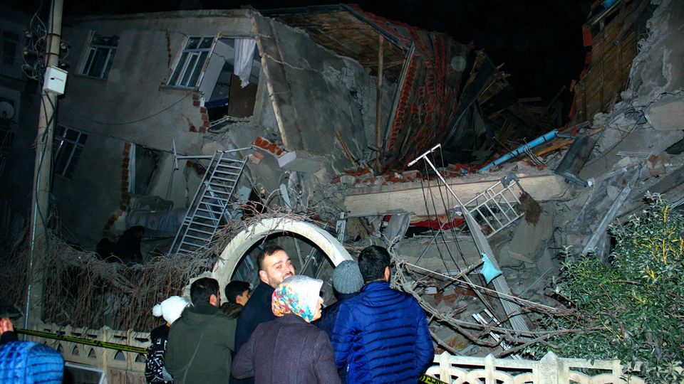 Viele Tote bei Erdbeben in der Türkei