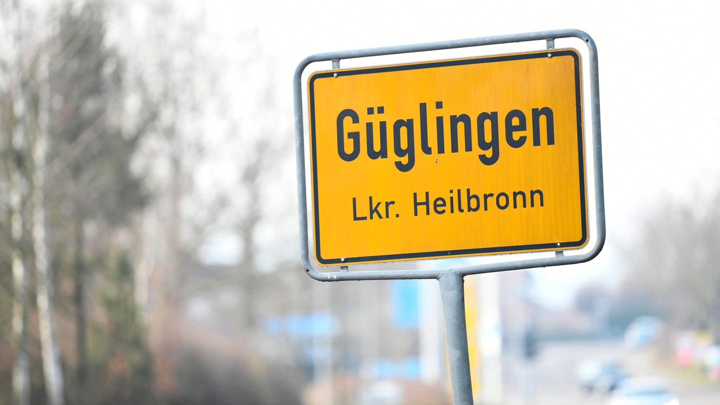Das Ortsschild von Güglingen in Baden-Württemberg. Ein 15-Jähriger ist hier in der Nacht zum Samstag getötet worden.