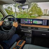 Durchgehend digital: Das Armaturenbrett im Honda e