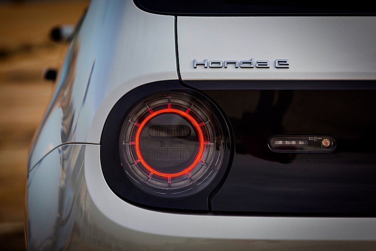 Gleiches Design wie vorne: Rückleuchte des Honda e