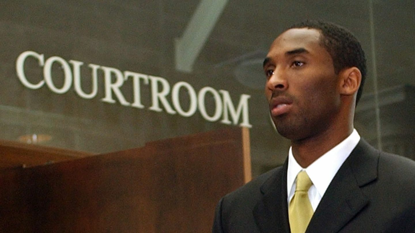 Basketball-Legende Kobe Bryant – Bilder (s)einer Karriere Bryant verlässt das Bezirksgericht in Eagle, Colorado (USA)